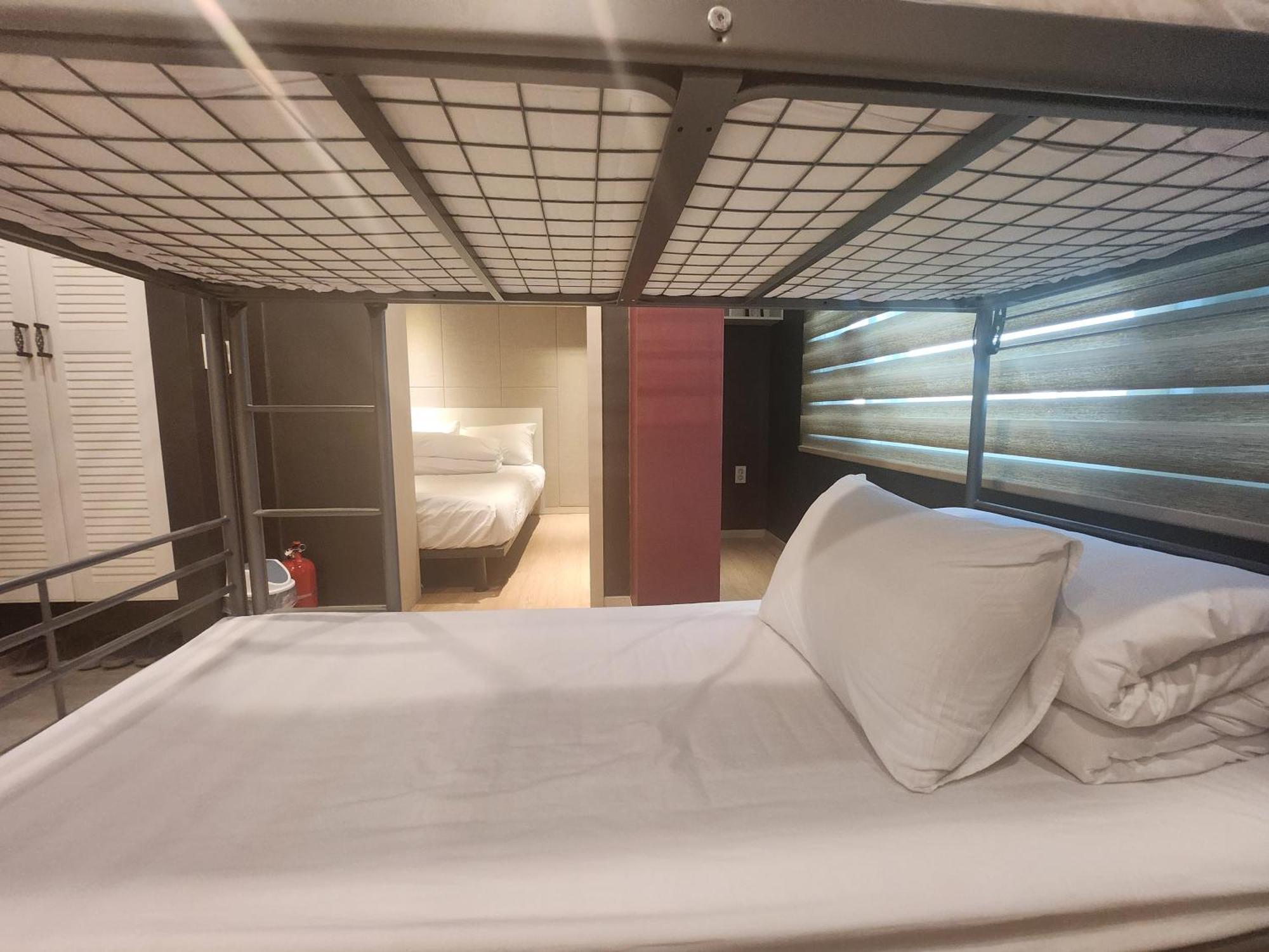 Olive Hostel R Сеул Экстерьер фото